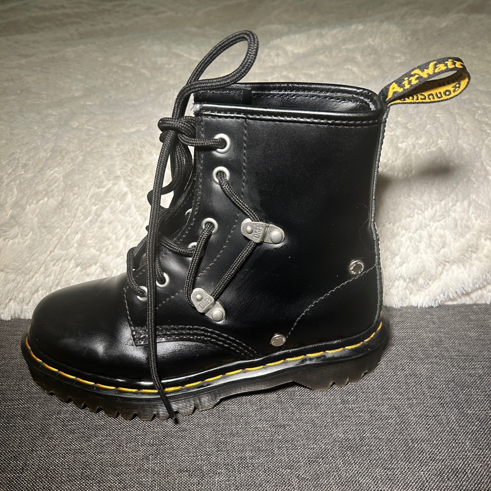 Dr. Martens 1460s Unisex Black Boots - Picture 4 of 7